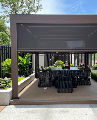 Pergola bio-climatique Europa marron côté à demi ouvert