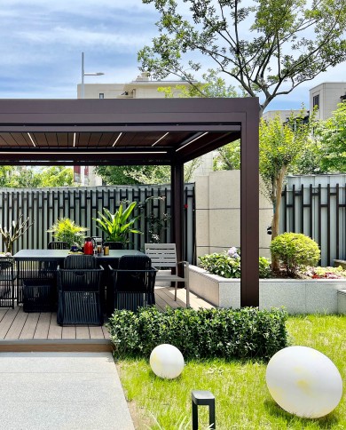 Pergola bio-climatique Europa de couleur marron